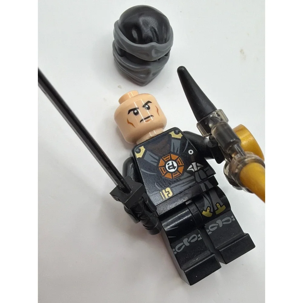 Lego Ninjago Deepstone Possession Cole Minifigure njo0140‎ Missing Shoulder Pads